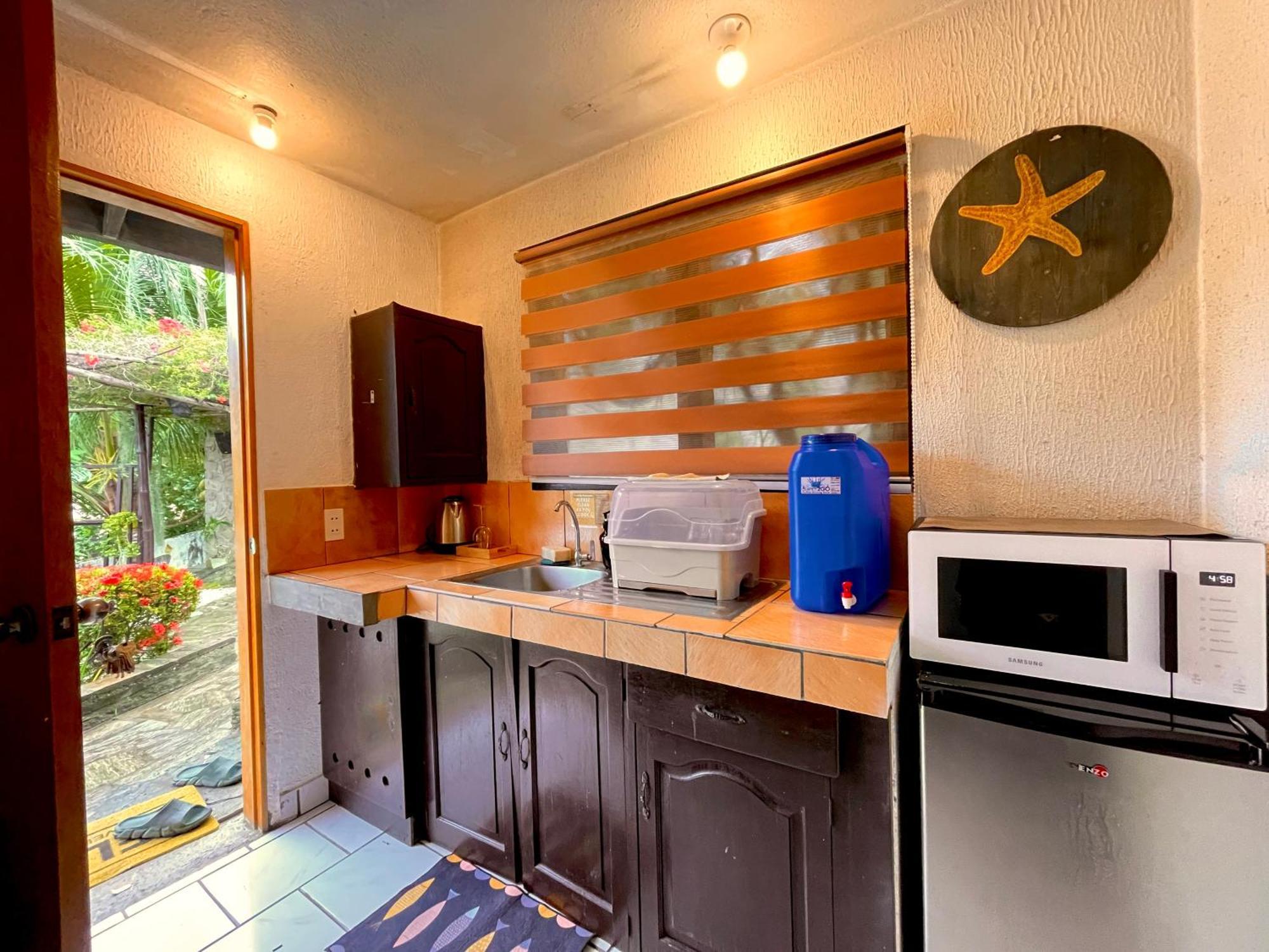 Galera Lodge Puerto Galera Ngoại thất bức ảnh
